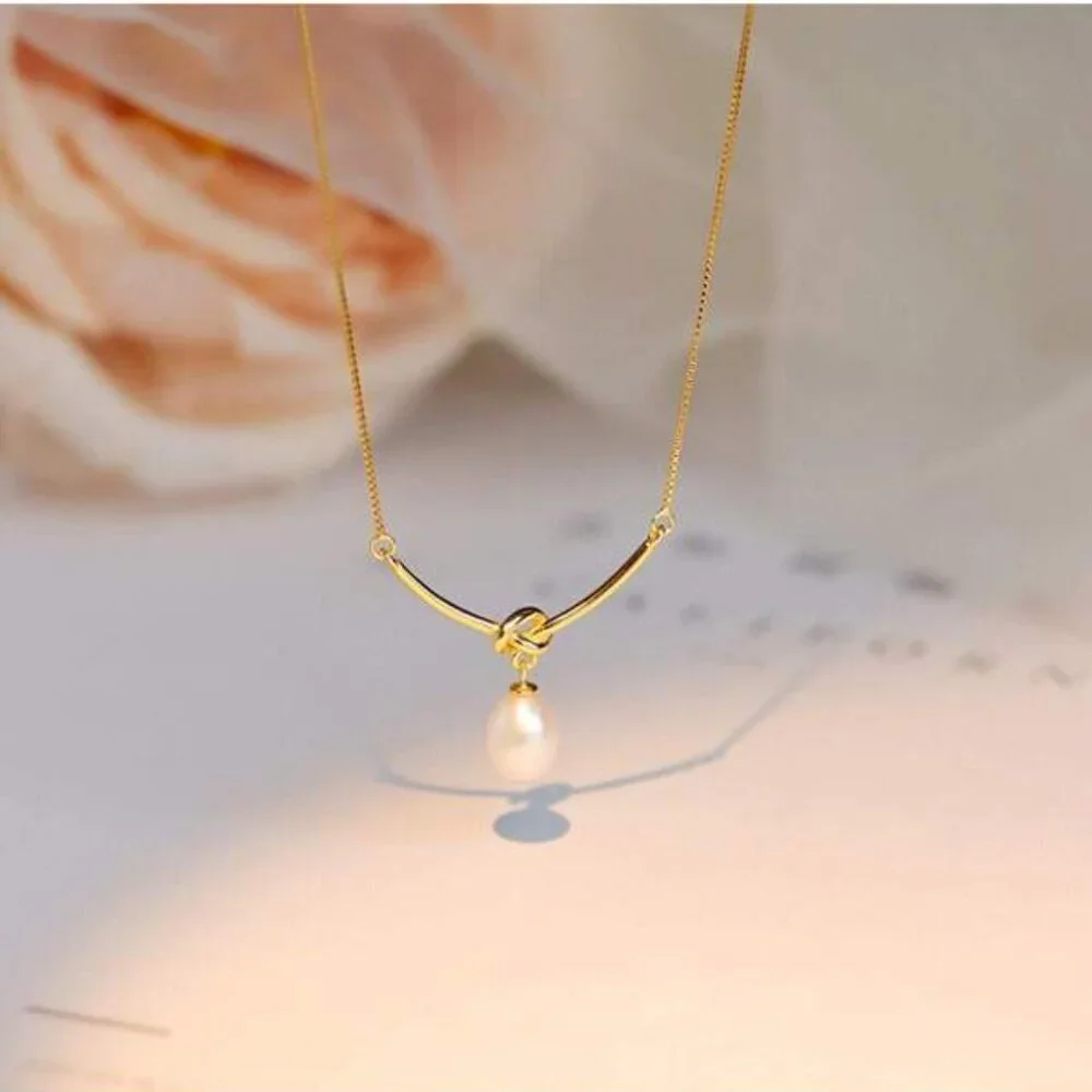 18K Gold-Filled Necklace with Knot and Freshwater Pearl pendant